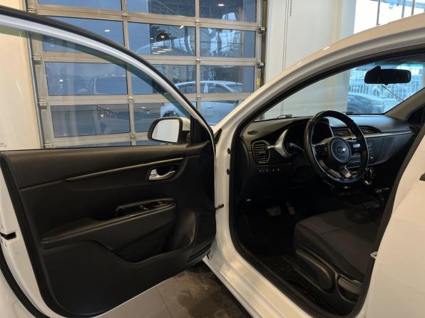 Kia Rio IV Рестайлинг с пробегом 2021 года, цена 1 479 000 рублей, 124853 км, седан, Автокод Объявления