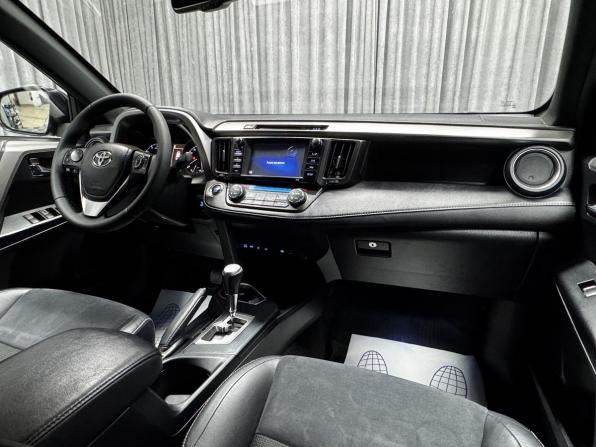 Toyota RAV4 IV (XA40) Рестайлинг с пробегом 2017 года, цена 2 300 000 рублей, 155954 км, внедорожник, Автокод Объявления