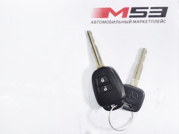 Toyota Corolla XI (E160 E170 E180) Рестайлинг 1 с пробегом 2015 года, цена 964 995 рублей, 196135 км, седан, Автокод Объявления