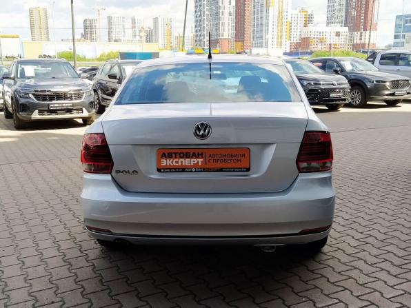 Volkswagen Polo V Рестайлинг с пробегом 2016 года, цена 1 099 000 рублей, 106074 км, седан, Автокод Объявления