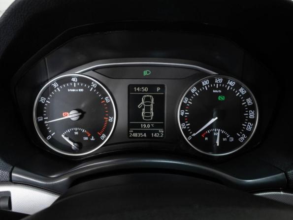 Skoda Octavia II (A5) Рестайлинг с пробегом 2011 года, цена 835 000 рублей, 248354 км, лифтбек, Автокод Объявления