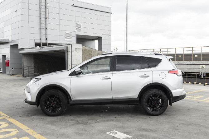 Toyota RAV4 IV (XA40) Рестайлинг с пробегом 2017 года, цена 2 150 000 рублей, 93000 км, внедорожник, Автокод Объявления
