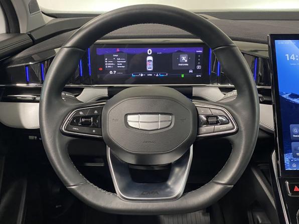 Geely Atlas II с пробегом 2024 года, цена 3 050 000 рублей, 10409 км, внедорожник, Автокод Объявления
