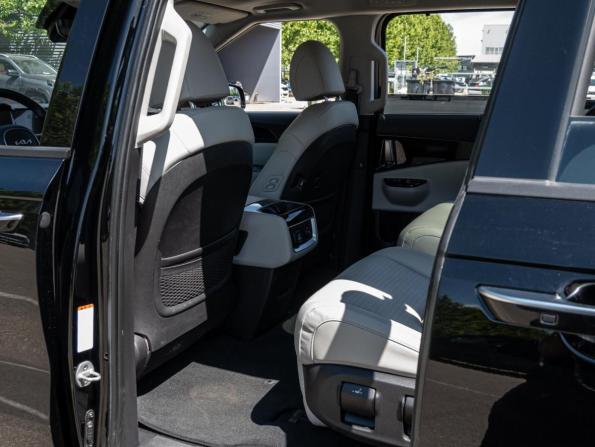 Kia Carnival IV с пробегом 2023 года, цена 4 750 000 рублей, 53597 км, минивэн, Автокод Объявления