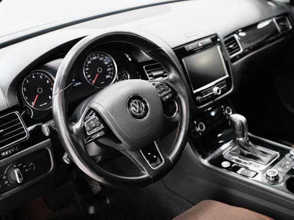 Volkswagen Touareg II с пробегом 2014 года, цена 1 980 000 рублей, 178850 км, внедорожник, Автокод Объявления