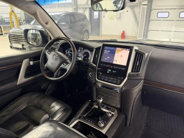 Toyota Land Cruiser 200 Series Рестайлинг 2 с пробегом 2015 года, цена 4 428 000 рублей, 282459 км, внедорожник, Автокод Объявления