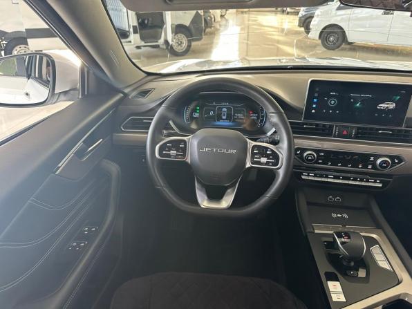 JETOUR X70 I Рестайлинг 2 с пробегом 2024 года, цена 2 050 000 рублей, 33000 км, внедорожник, Автокод Объявления