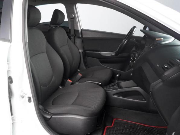 Kia Rio III Рестайлинг с пробегом 2017 года, цена 1 259 000 рублей, 116486 км, седан, Автокод Объявления