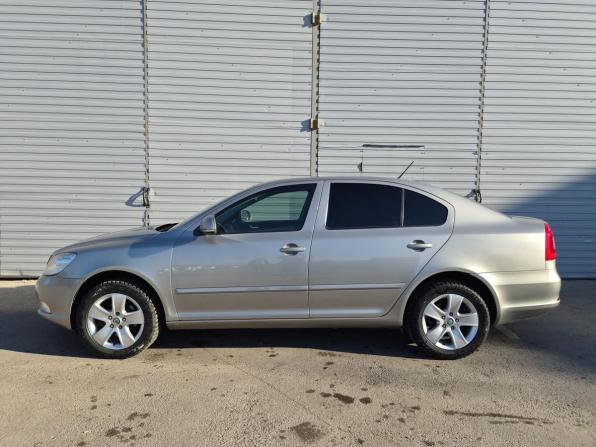 Skoda Octavia II (A5) Рестайлинг с пробегом 2012 года, цена 977 000 рублей, 177244 км, лифтбек, Автокод Объявления