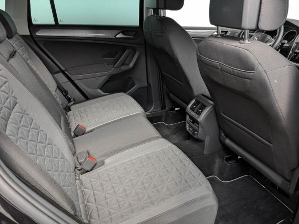 Volkswagen Tiguan II Рестайлинг с пробегом 2021 года, цена 2 590 000 рублей, 71767 км, внедорожник, Автокод Объявления