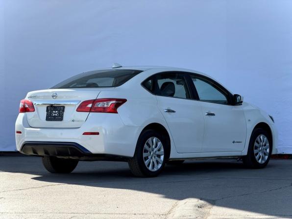 Nissan Sylphy Zero Emission с пробегом 2018 года, цена 1 260 000 рублей, 42598 км, седан, Автокод Объявления