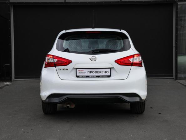 Nissan Tiida II с пробегом 2015 года, цена 1 000 000 рублей, 155325 км, хэтчбек, Автокод Объявления