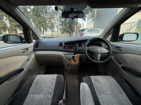 Toyota ISis I с пробегом 2004 года, цена 680 000 рублей, 413990 км, компактвэн, Автокод Объявления