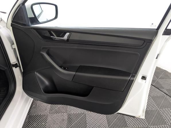 Skoda Rapid I Рестайлинг с пробегом 2019 года, цена 875 000 рублей, 202012 км, лифтбек, Автокод Объявления