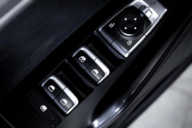 Kia K5 III с пробегом 2021 года, цена 2 399 000 рублей, 119847 км, седан, Автокод Объявления