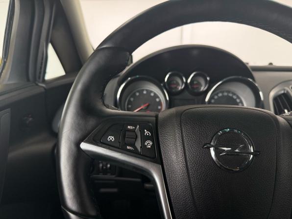 Opel Astra J Рестайлинг с пробегом 2014 года, цена 849 000 рублей, 183000 км, хэтчбек, Автокод Объявления