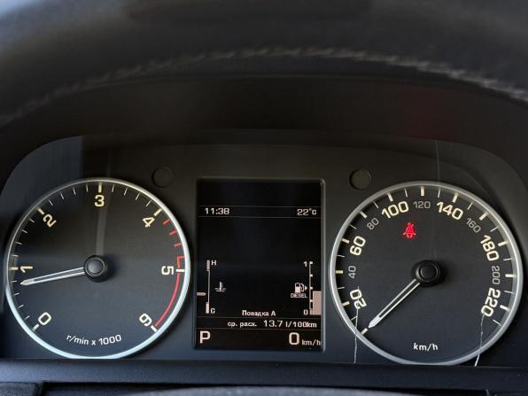 Land Rover Discovery IV Рестайлинг с пробегом 2014 года, цена 2 279 000 рублей, 222100 км, внедорожник, Автокод Объявления