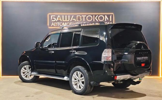 Mitsubishi Pajero IV Рестайлинг 2 с пробегом 2017 года, цена 2 600 000 рублей, 175404 км, внедорожник, Автокод Объявления