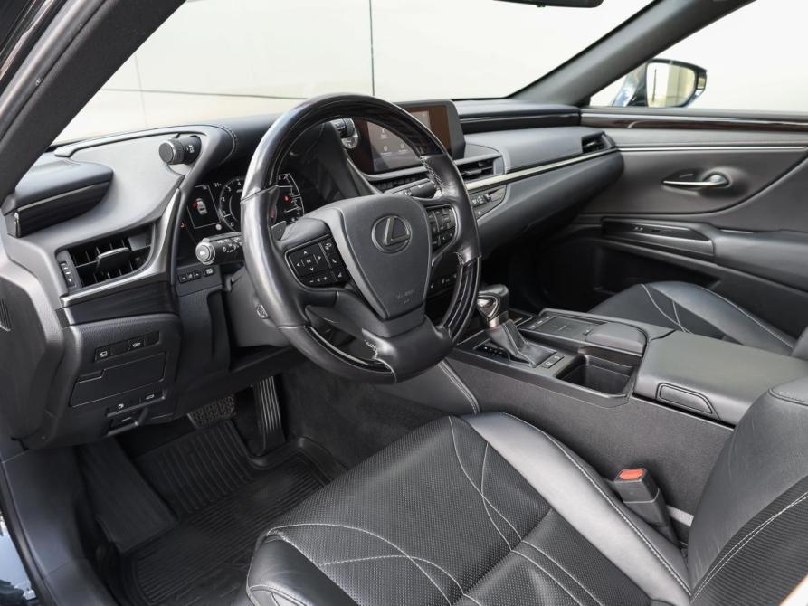 Lexus ES VII Москва  - изображение 9