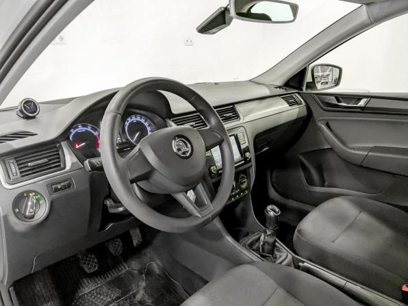Skoda Rapid I Рестайлинг с пробегом 2019 года, цена 900 000 рублей, 190199 км, лифтбек, Автокод Объявления