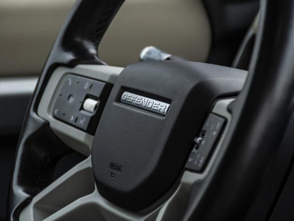 Land Rover Defender II с пробегом 2021 года, цена 7 298 000 рублей, 72000 км, внедорожник, Автокод Объявления