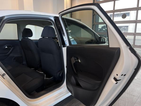 Volkswagen Polo V с пробегом 2013 года, цена 700 000 рублей, 233050 км, седан, Автокод Объявления