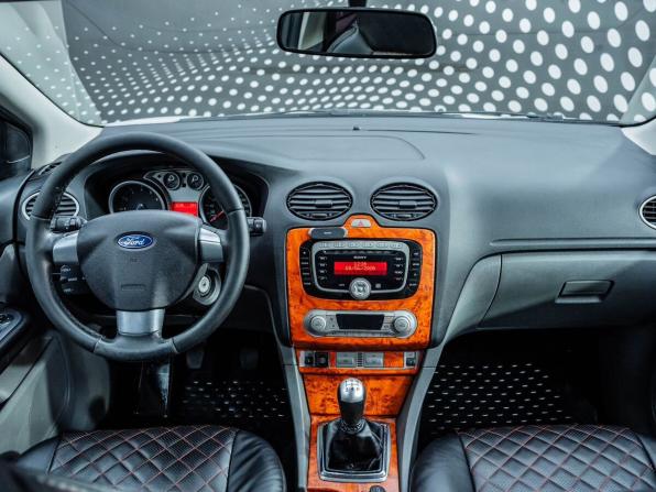 Ford Focus II Рестайлинг с пробегом 2010 года, цена 380 000 рублей, 245125 км, седан, Автокод Объявления