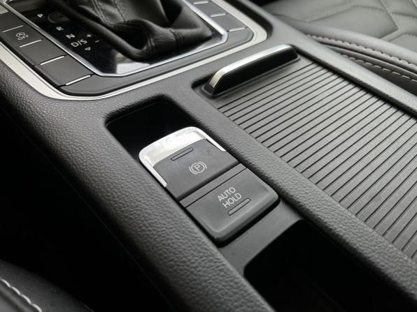 Volkswagen Passat B8 с пробегом 2016 года, цена 1 698 000 рублей, 150611 км, седан, Автокод Объявления