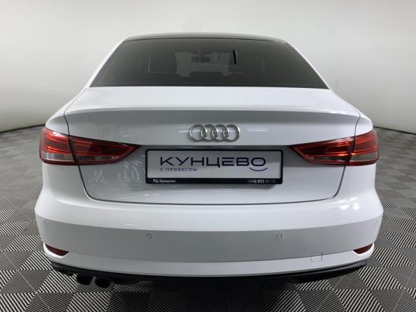 Audi A3 III (8V) Рестайлинг с пробегом 2016 года, цена 1 460 000 рублей, 167748 км, хэтчбек, Автокод Объявления