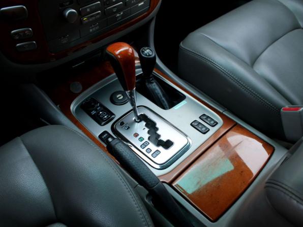 Lexus LX II Рестайлинг с пробегом 2006 года, цена 1 950 000 рублей, 372000 км, внедорожник, Автокод Объявления