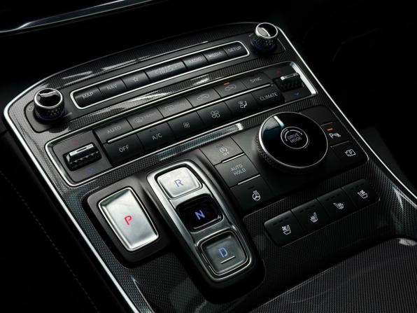 Hyundai Santa Fe IV Рестайлинг с пробегом 2021 года, цена 3 449 000 рублей, 40709 км, внедорожник, Автокод Объявления