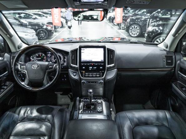 Toyota Land Cruiser 200 Series Рестайлинг 2 с пробегом 2018 года, цена 6 199 777 рублей, 181000 км, внедорожник, Автокод Объявления
