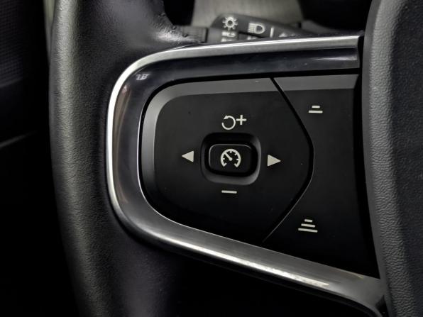 Volvo XC40 I с пробегом 2020 года, цена 3 155 000 рублей, 111143 км, внедорожник, Автокод Объявления