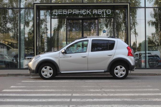 Renault Sandero I с пробегом 2013 года, цена 795 000 рублей, 120391 км, хэтчбек, Автокод Объявления