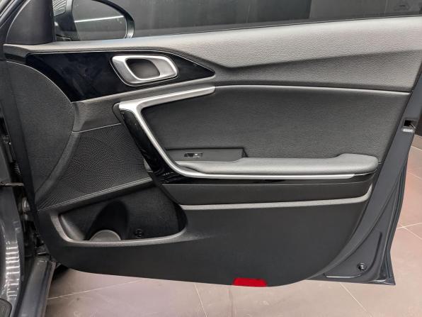 Kia Ceed III с пробегом 2020 года, цена 2 190 000 рублей, 30100 км, хэтчбек, Автокод Объявления
