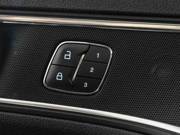 Ford Explorer V Рестайлинг 2 с пробегом 2019 года, цена 2 399 777 рублей, 212300 км, внедорожник, Автокод Объявления