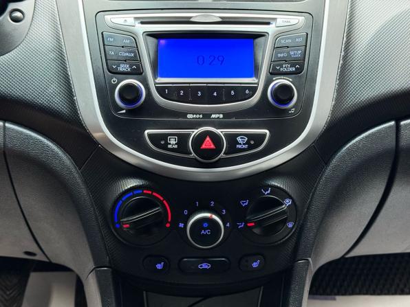 Hyundai Solaris I с пробегом 2012 года, цена 639 000 рублей, 214211 км, седан, Автокод Объявления