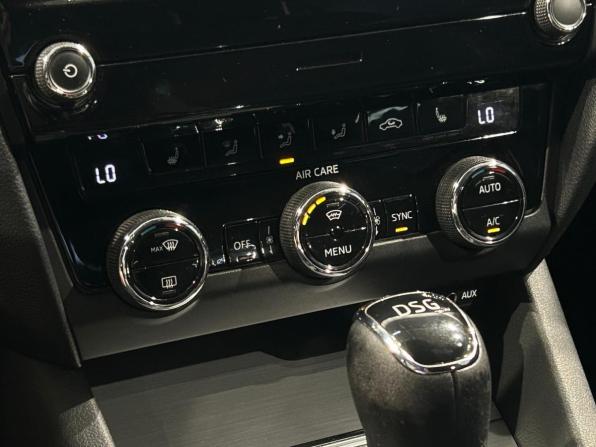 Skoda Octavia III (A7) Рестайлинг с пробегом 2017 года, цена 1 657 000 рублей, 169778 км, лифтбек, Автокод Объявления
