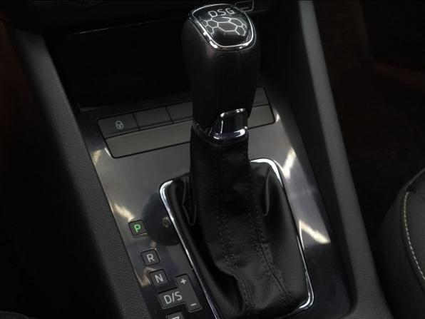 Skoda Octavia III (A7) Рестайлинг с пробегом 2018 года, цена 1 640 000 рублей, 129477 км, лифтбек, Автокод Объявления