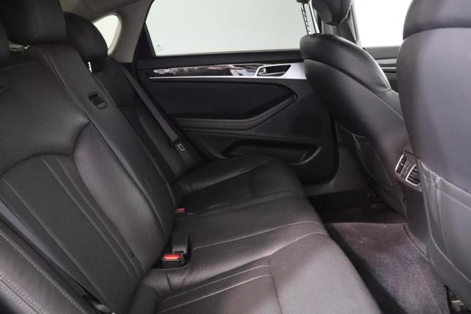 Hyundai Genesis II с пробегом 2015 года, цена 1 649 000 рублей, 197000 км, седан, Автокод Объявления