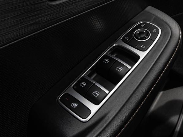 Omoda C5 I Рестайлинг с пробегом 2024 года, цена 1 649 000 рублей, 27095 км, внедорожник, Автокод Объявления