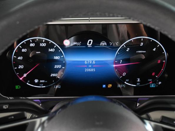 Mercedes-Benz V-Класс III (W447) Рестайлинг 2 с пробегом 2025 года, цена 12 499 000 рублей, 20685 км, минивэн, Автокод Объявления