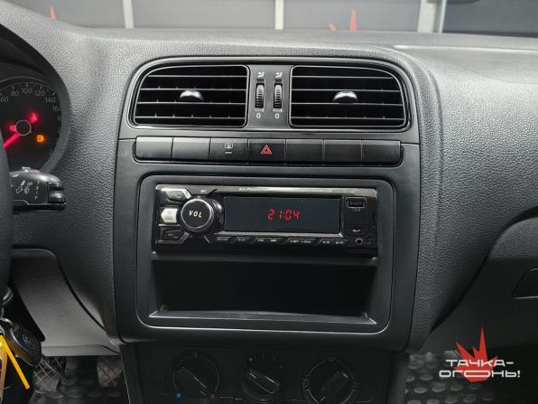 Volkswagen Polo V Рестайлинг с пробегом 2018 года, цена 978 000 рублей, 125000 км, седан, Автокод Объявления