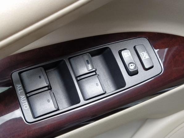 Lexus LX III Рестайлинг с пробегом 2012 года, цена 3 900 000 рублей, 188124 км, внедорожник, Автокод Объявления