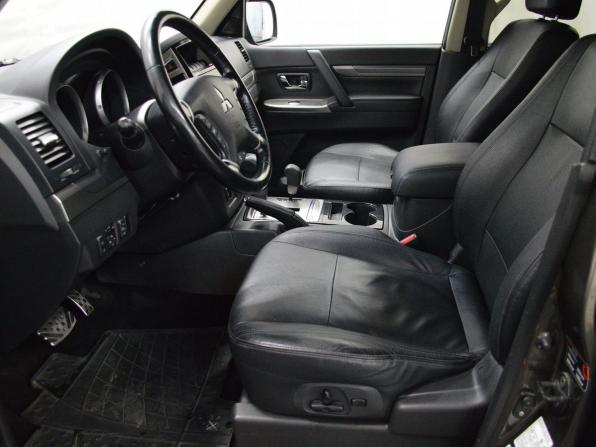 Mitsubishi Pajero IV Рестайлинг 2 с пробегом 2015 года, цена 2 550 000 рублей, 174000 км, внедорожник, Автокод Объявления