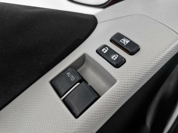 Toyota Yaris II Рестайлинг с пробегом 2010 года, цена 549 000 рублей, 136909 км, хэтчбек, Автокод Объявления