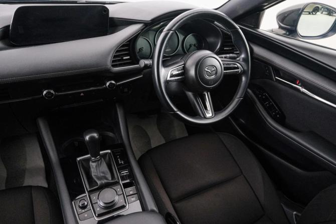 Mazda 3 IV (BP) с пробегом 2019 года, цена 1 699 000 рублей, 104000 км, хэтчбек, Автокод Объявления