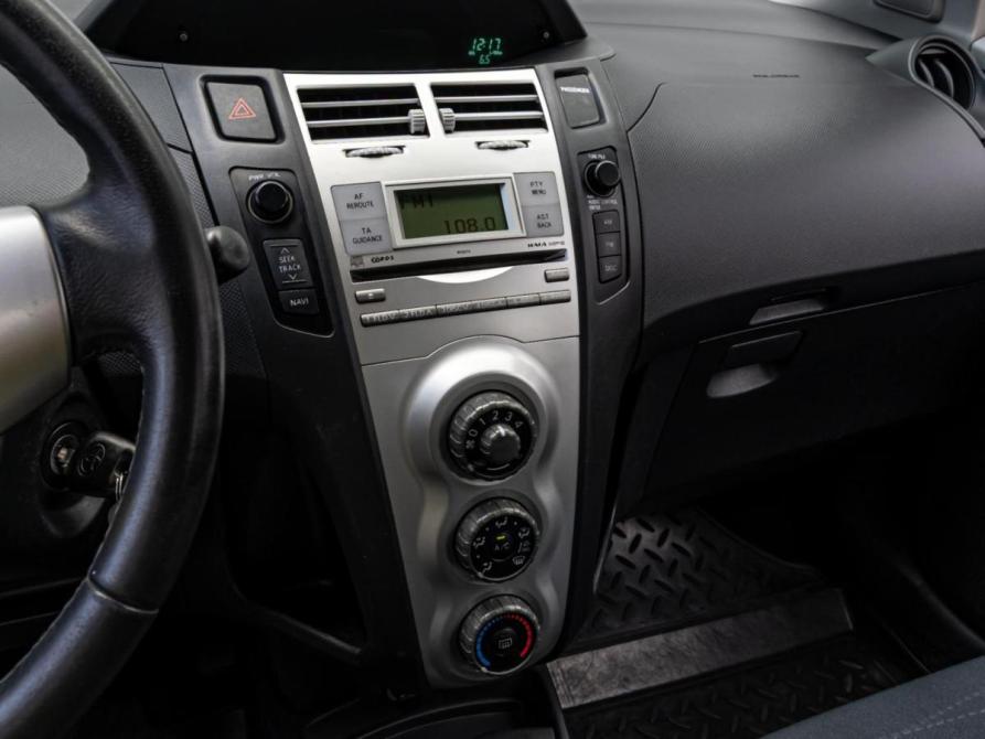 Toyota Yaris II Краснодар  - изображение 12