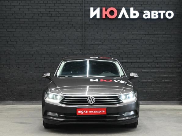 Volkswagen Passat B8 с пробегом 2015 года, цена 1 360 000 рублей, 240397 км, седан, Автокод Объявления