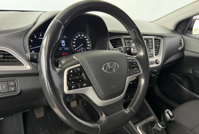 Hyundai Solaris II с пробегом 2019 года, цена 1 275 000 рублей, 59489 км, седан, Автокод Объявления